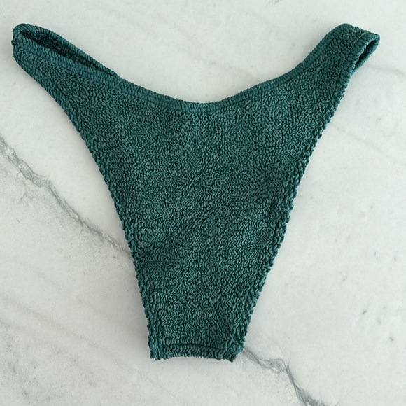 EVERYTHING BUT water, swimsuit set. - Picture 2 of 3